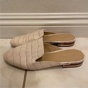Michael Kors Croc-Embossed Cream Slip-On Mules – Size 7
